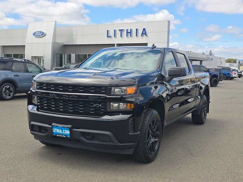 Used 2022 Chevrolet Silverado 1500 Custom w/ LPO, Blackout Package AWD/4WD image 1