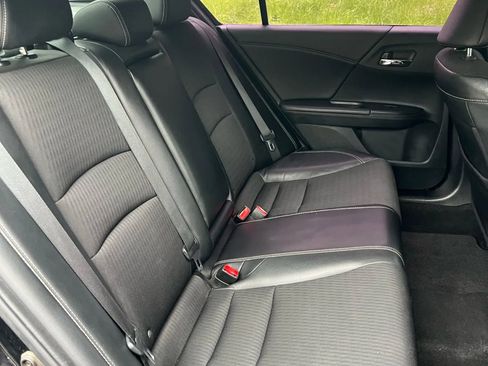 Used 2016 Honda Accord Sport image 18