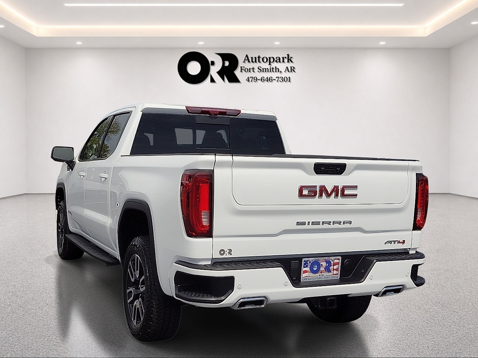 Used 2025 GMC Sierra 1500 AT4 w/ AT4 Premium Package AWD/4WD image 4