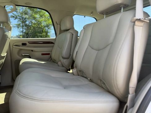 Used 2005 Cadillac Escalade AWD image 15