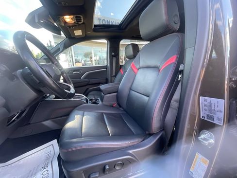 Used 2024 Chevrolet Colorado Z71 w/ Z71 Convenience Package 2 AWD/4WD image 8