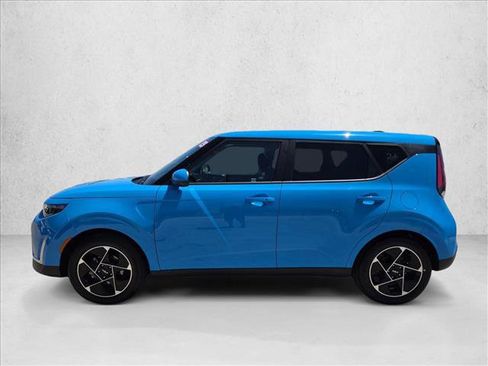 Used 2025 Kia Soul EX FWD image 9