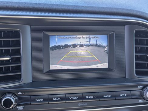 Used 2019 Hyundai Elantra SE w/ Cargo Package image 17