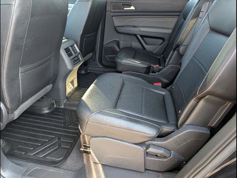 Used 2022 Volkswagen Atlas SEL R-Line image 12