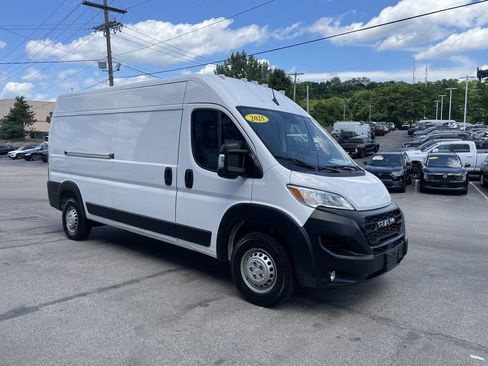 Used 2025 RAM ProMaster 2500 w/ Convenience Group FWD image 6