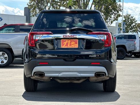 Used 2023 GMC Acadia SLT AWD/4WD image 4
