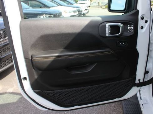 Used 2024 Jeep Wrangler Unlimited Sahara w/ Technology Group AWD/4WD image 20