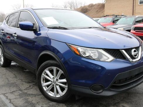 Used 2018 Nissan Rogue Sport S w/ S Appearance Package image 3