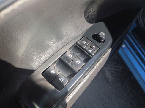 Used 2020 Toyota Camry LE w/ Convenience Package FWD image 11