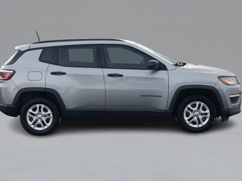 Used 2018 Jeep Compass Sport w/ Tech Group image 4