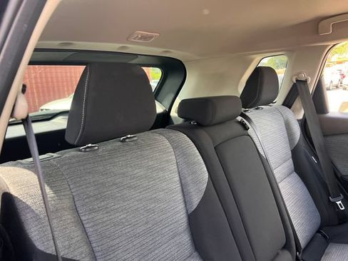 Used 2021 Nissan Rogue S FWD image 29