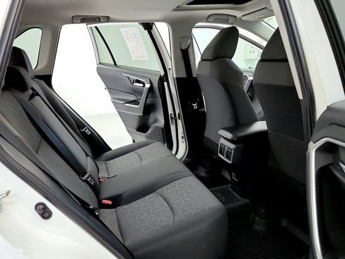 Used 2021 Toyota RAV4 XLE w/ Convenience Package AWD/4WD image 18