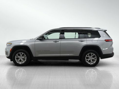 Used 2023 Jeep Grand Cherokee L Limited w/ Luxury Tech Group II image 2