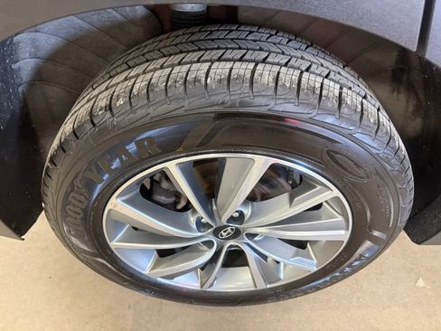 Used 2019 Hyundai Santa Fe SEL FWD image 15