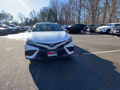 Used 2023 Toyota Camry SE image 11