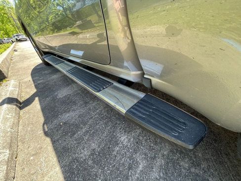 Used 2023 GMC Sierra 1500 SLT w/ SLT Premium Package image 11