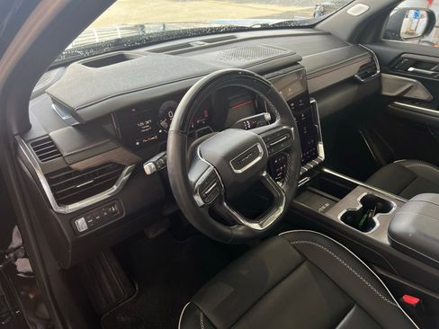 Used 2024 GMC Acadia Denali image 11