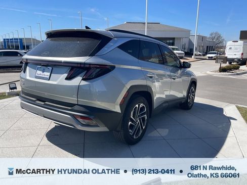 Certified 2025 Hyundai Tucson Limited FWD image 18