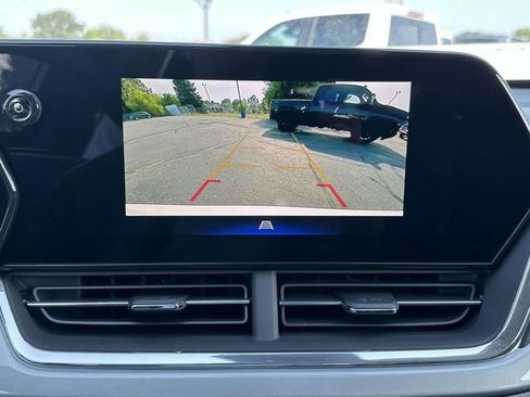 New 2025 Chevrolet Trax LT w/ Driver Confidence Package image 23