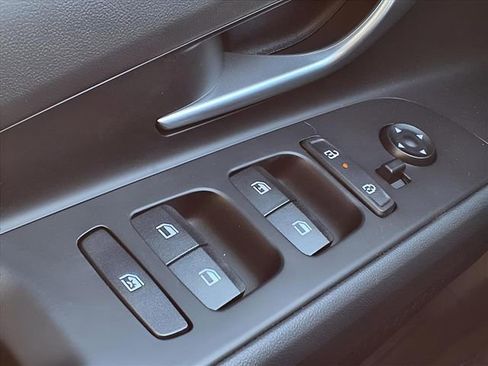 New 2025 Hyundai Elantra SE image 25