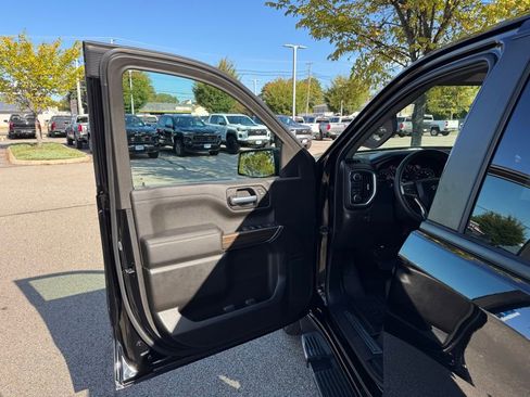 Used 2022 Chevrolet Silverado 1500 RST w/ Safety Package image 10