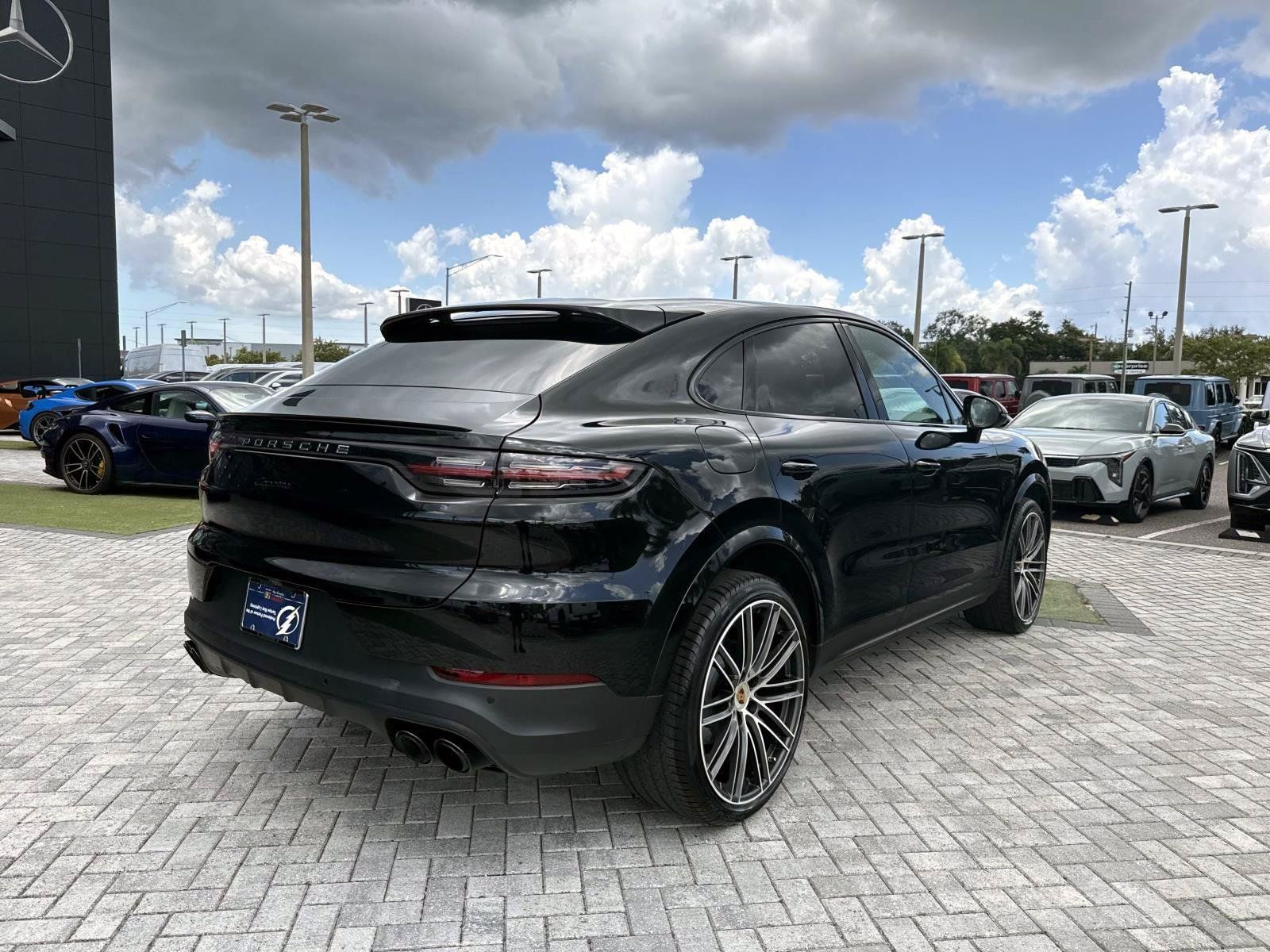 Used 2023 Porsche Cayenne Coupe AWD/4WD image 6