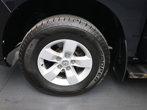 Used 2019 RAM 1500 Express image 17