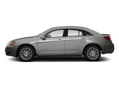Used 2013 Chrysler 200 Touring w/ S Exterior Appearance Pkg image 3
