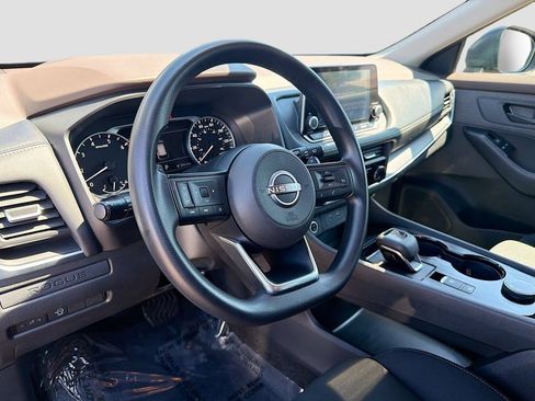 Used 2023 Nissan Rogue S AWD/4WD image 9