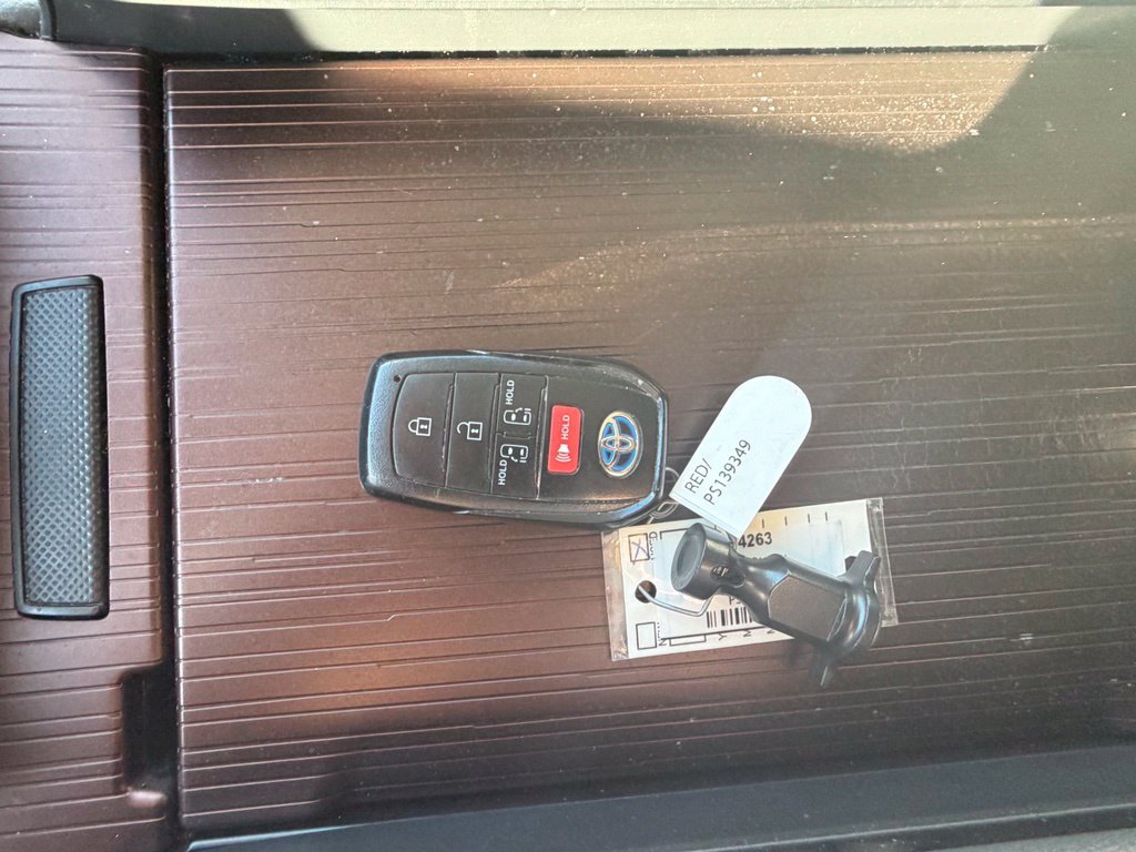 Used 2023 Toyota Sienna LE FWD image 29