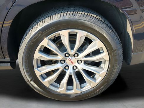 Used 2021 GMC Yukon Denali w/ Denali Ultimate Package RWD image 3