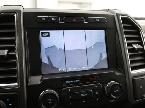 Used 2018 Ford F250 XLT w/ XLT Premium Package AWD/4WD image 20