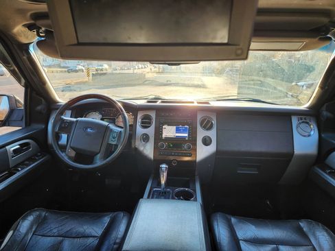 Used 2010 Ford Expedition Limited image 34