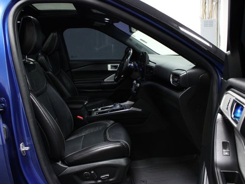 Used 2020 Ford Explorer ST w/ ST Street Pack image 16
