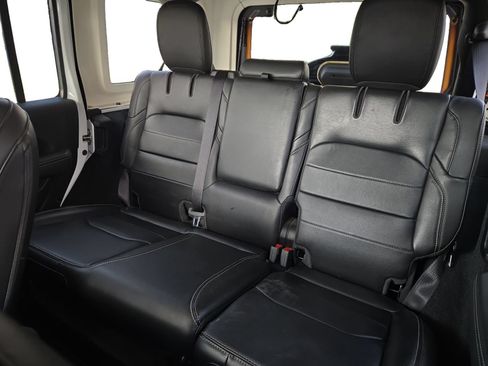 Used 2023 Jeep Wrangler Unlimited Sahara w/ Cold Weather Group AWD/4WD image 24