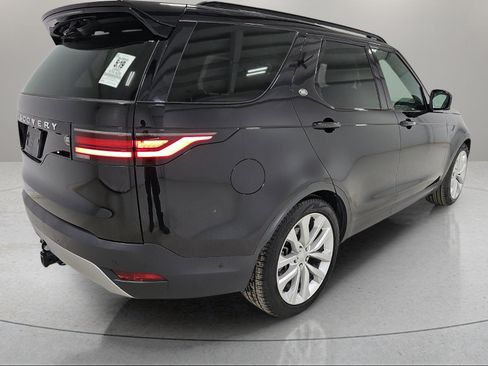 Used 2022 Land Rover Discovery S image 4