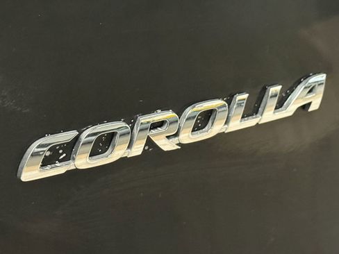 Used 2015 Toyota Corolla LE image 13