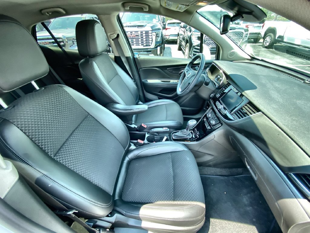 Certified 2022 Buick Encore Preferred AWD/4WD image 12