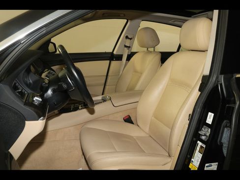 Used 2017 BMW 535i Gran Turismo RWD image 16