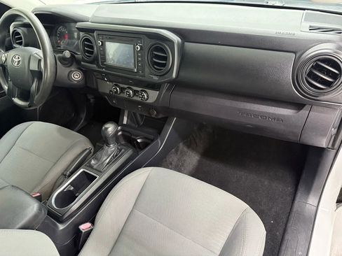 Used 2017 Toyota Tacoma 2WD Access Cab image 8