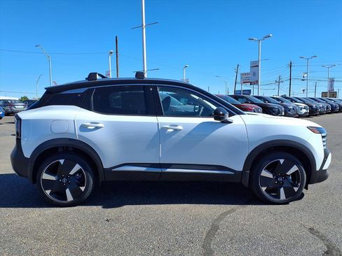 New 2026 Nissan Kicks SR w/ Cold Weather Package image 8