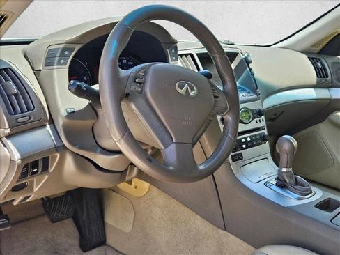 Used 2009 INFINITI G37 Journey RWD image 9