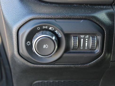 Used 2022 Jeep Wrangler Unlimited Sport AWD/4WD image 25