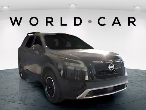 Used 2025 Nissan Pathfinder Rock Creek image 1