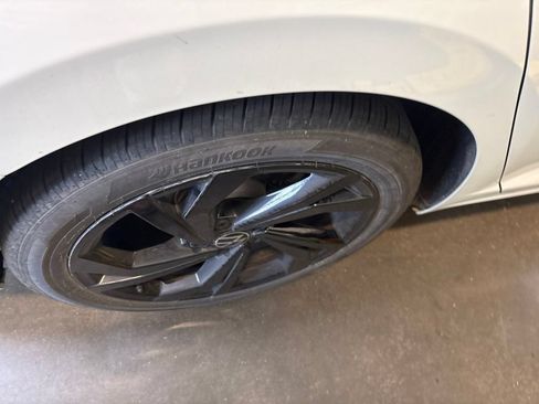 Used 2025 Volkswagen Jetta SE w/ Black Wheel Package FWD image 7