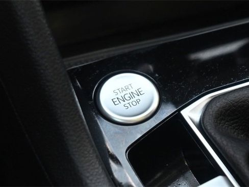 Certified 2024 Volkswagen Taos SE image 21