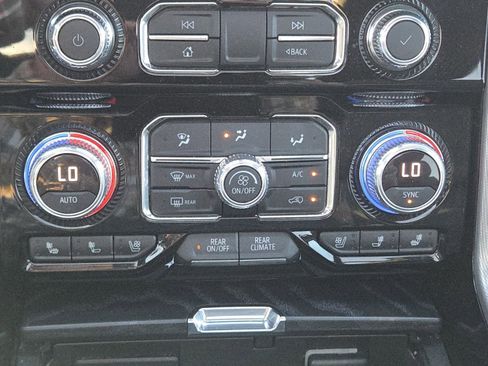 Used 2022 GMC Yukon XL Denali image 37