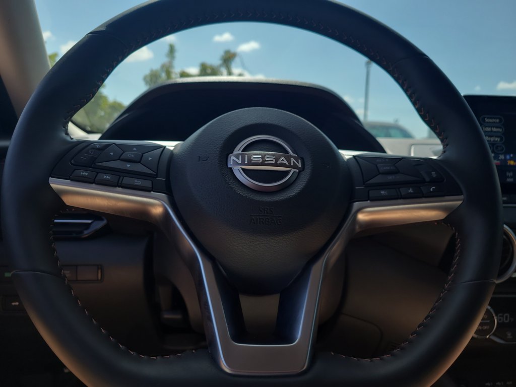 Certified 2025 Nissan Sentra SR FWD image 24