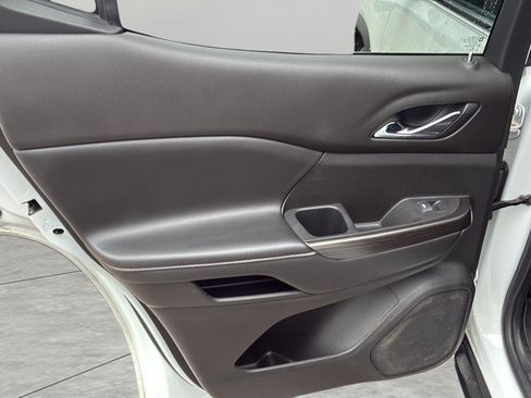 Used 2019 GMC Acadia SLT AWD/4WD image 18