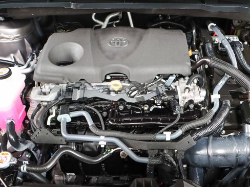 Used 2022 Toyota Sienna XLE image 33